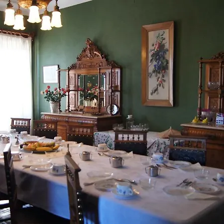 Hostilina Guest house